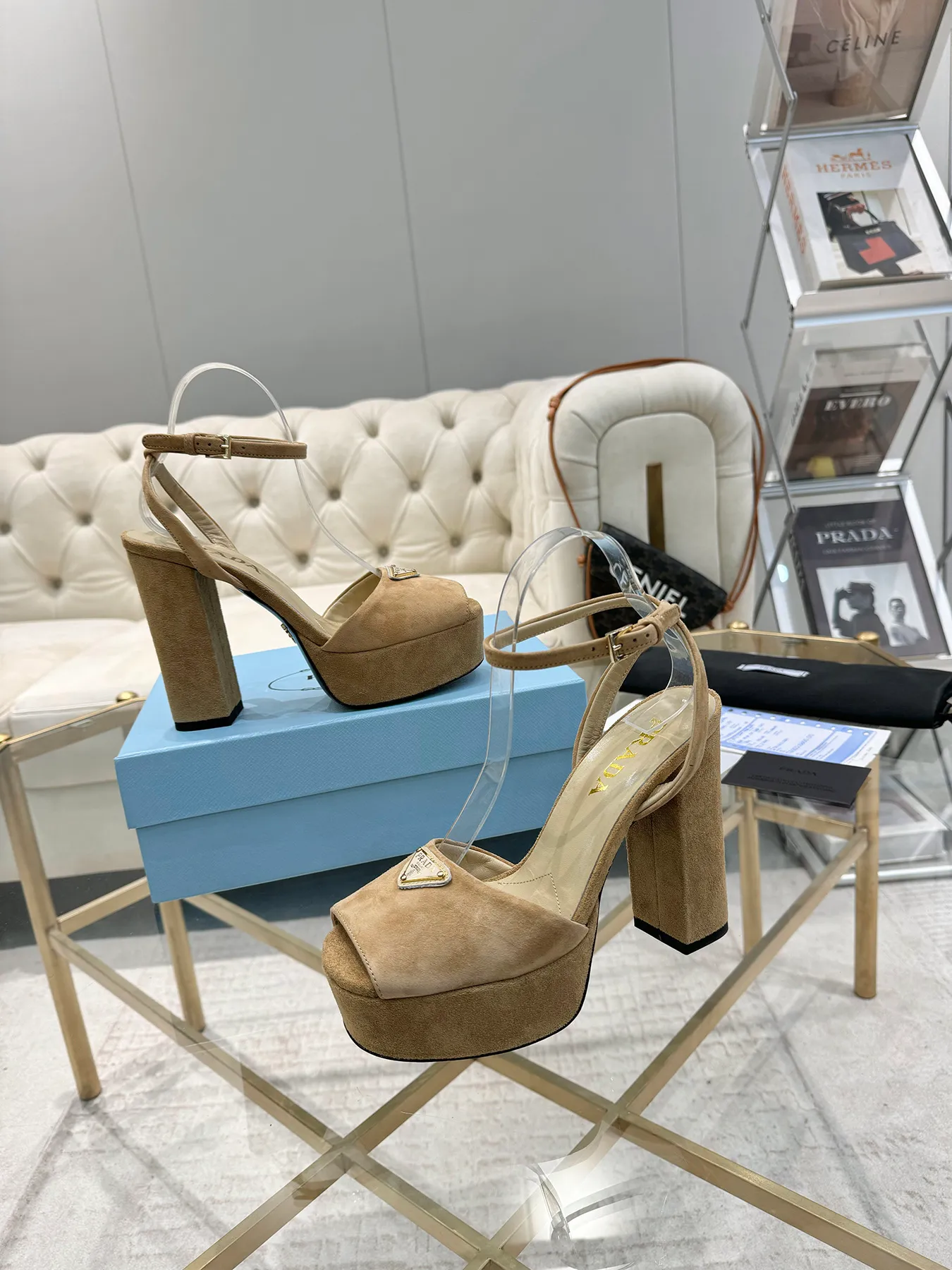 👟👟Ex-factory price 600👟👟 (imitation leather bottom-20) New arrival 👉Ready stock👈Remove the original board and make a 1:1 replica‼ ️The highest version ✅ Prada's early spring catwalk hot style 😘The latest spring style Thick heel square toe water platform series (genuine leather outsole) (simulated leather sole) A must-have for goddesses, super beautiful on the feet 👉The upper is made of imported original sheep leather, soft and textured, lining + foot pads, imported sheepskin lining, breathable and comfortable, private model water platform, heel, water platform 4M, heel height 13M Code number 35M-39M (34 40 41 42 43 is custom-made and cannot be returned or exchanged)